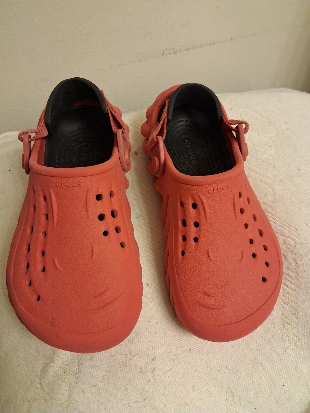 Crocs Kids Classic Clog - Coral Red Size J2